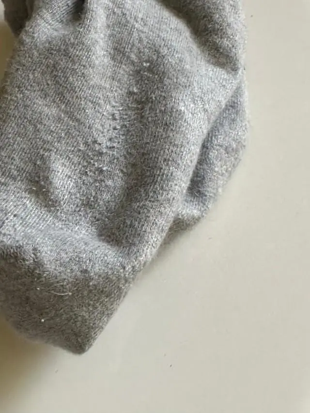 가격대비좋고 빠른배송좋지만 한번만신어도 이렇게 보풀이.. 약간아쉽고 두께도 좀 있어