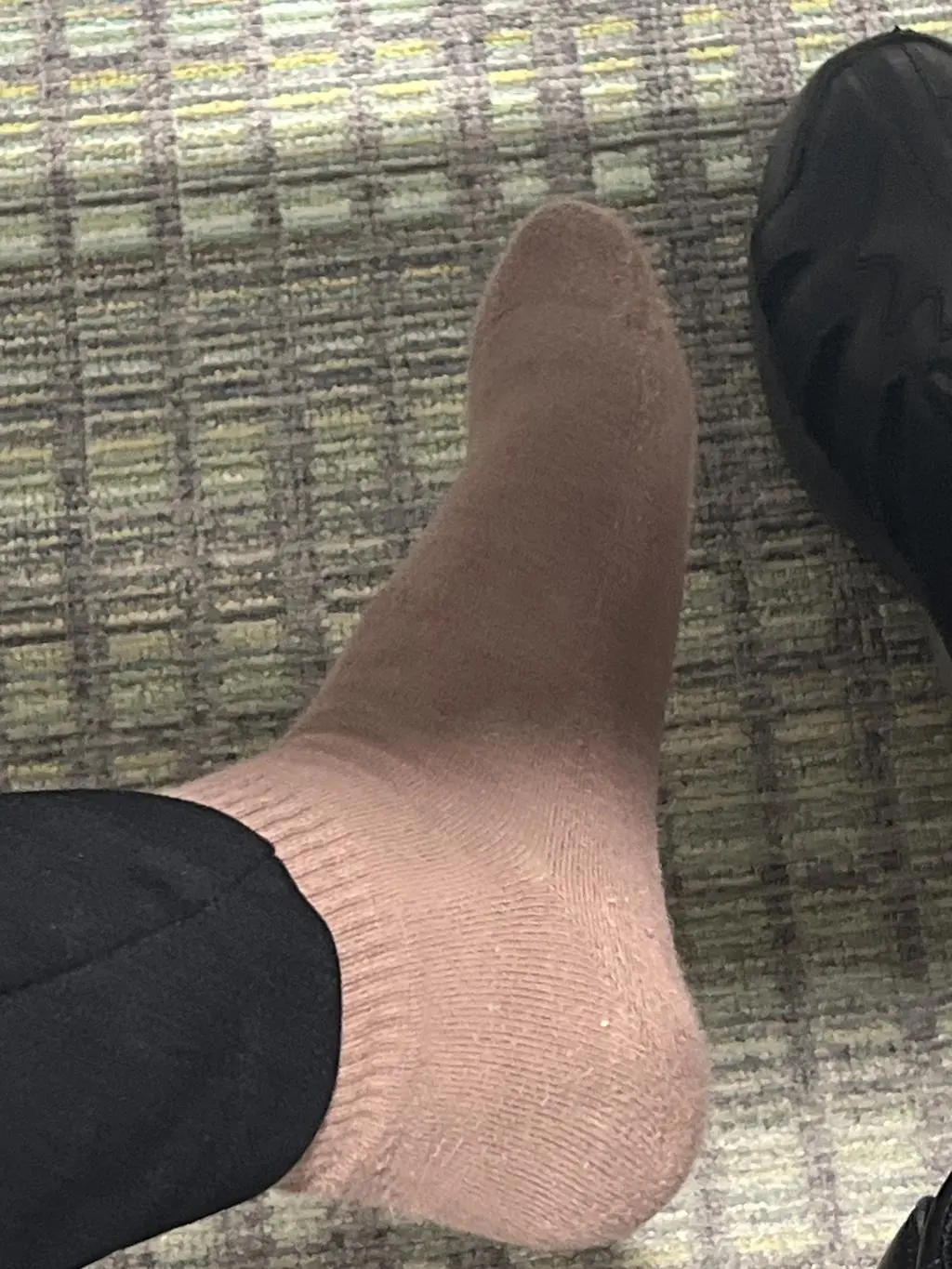 바닥이 푹신푹신해서 발에 피로함이 없어서 너무 좋아요..