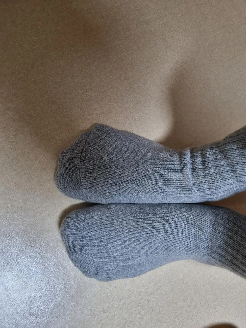 짱짱하고 두꺼워 보온성 최적화 된 양말이라 겨울에 신으니 따뜻하고 좋아요 