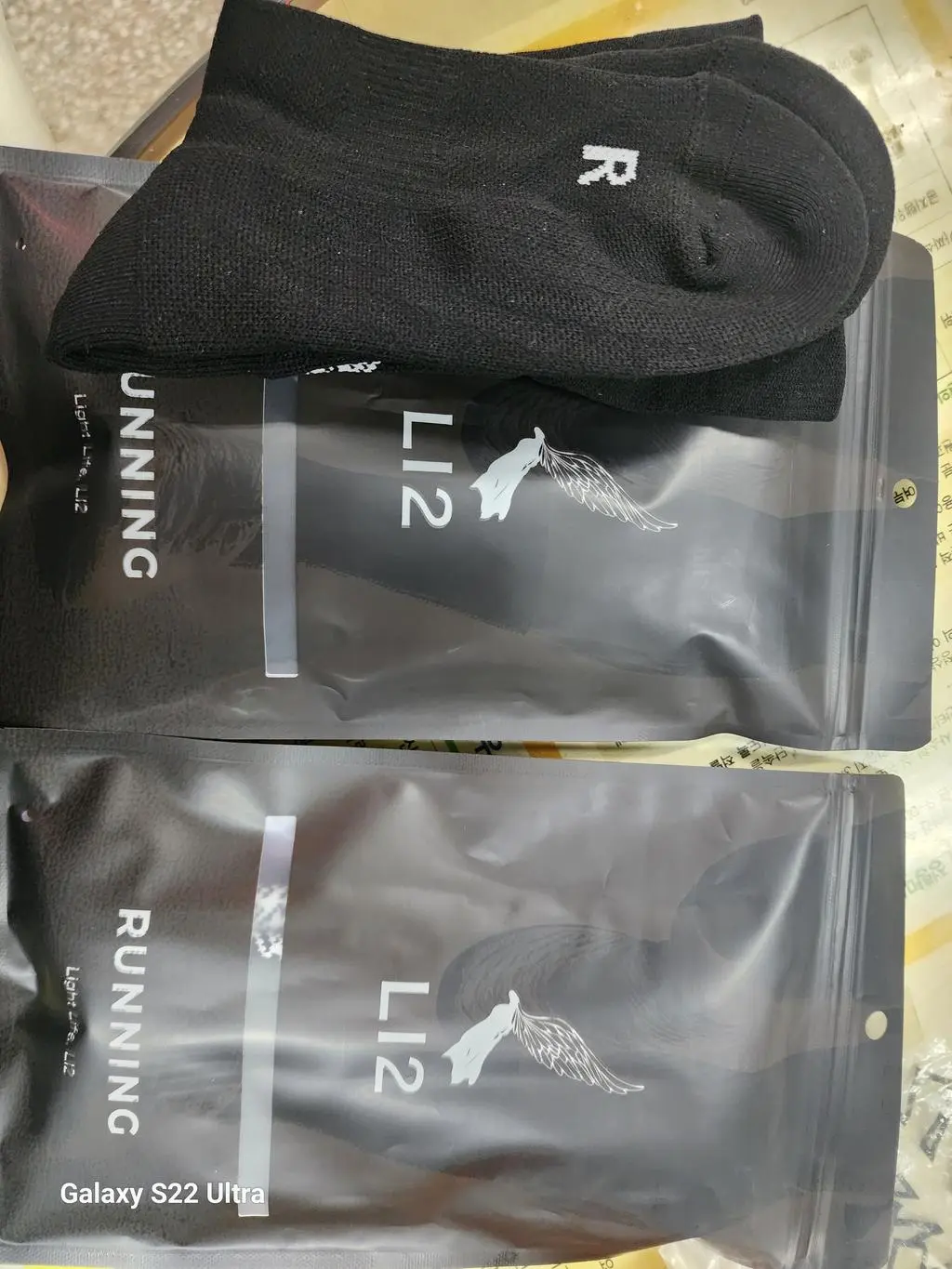 스퀴시  시작하는 딸한테 선물로 보녔더니  아주 좋아하네요   발목부분을 잘 지지해 준