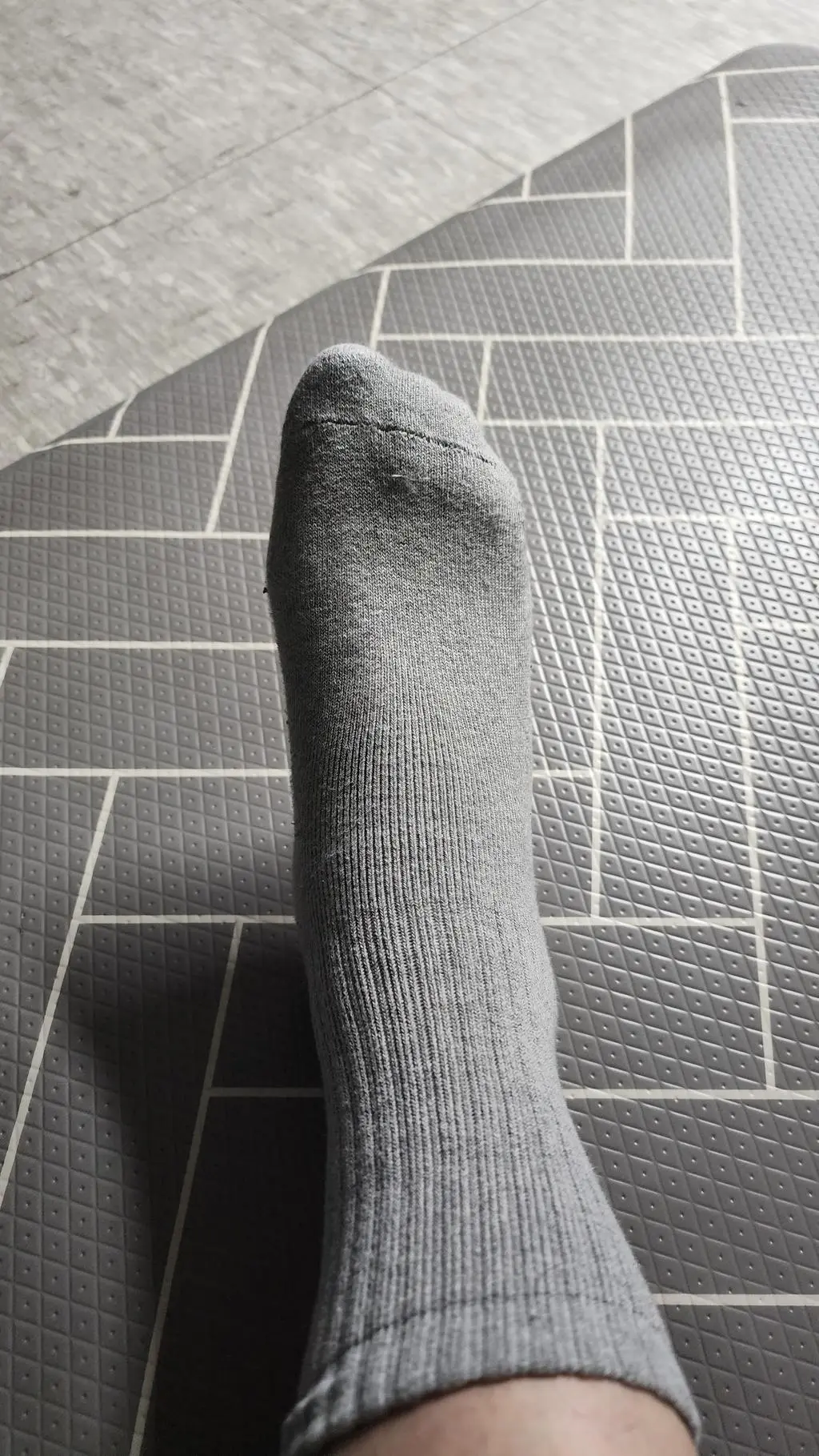 발이시려워서 이제 겨울용으로 바꾸고싶어 믿고신고있는 웜 기모 데일리로 주문해서 신