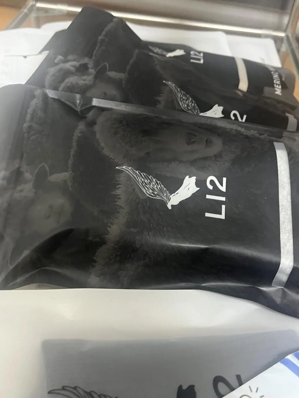 인스타 보고 홀린듯 샀는데 .. 솔직히 기대 안했는데 너무 따뜻해요.. 또 사려고 들어왓