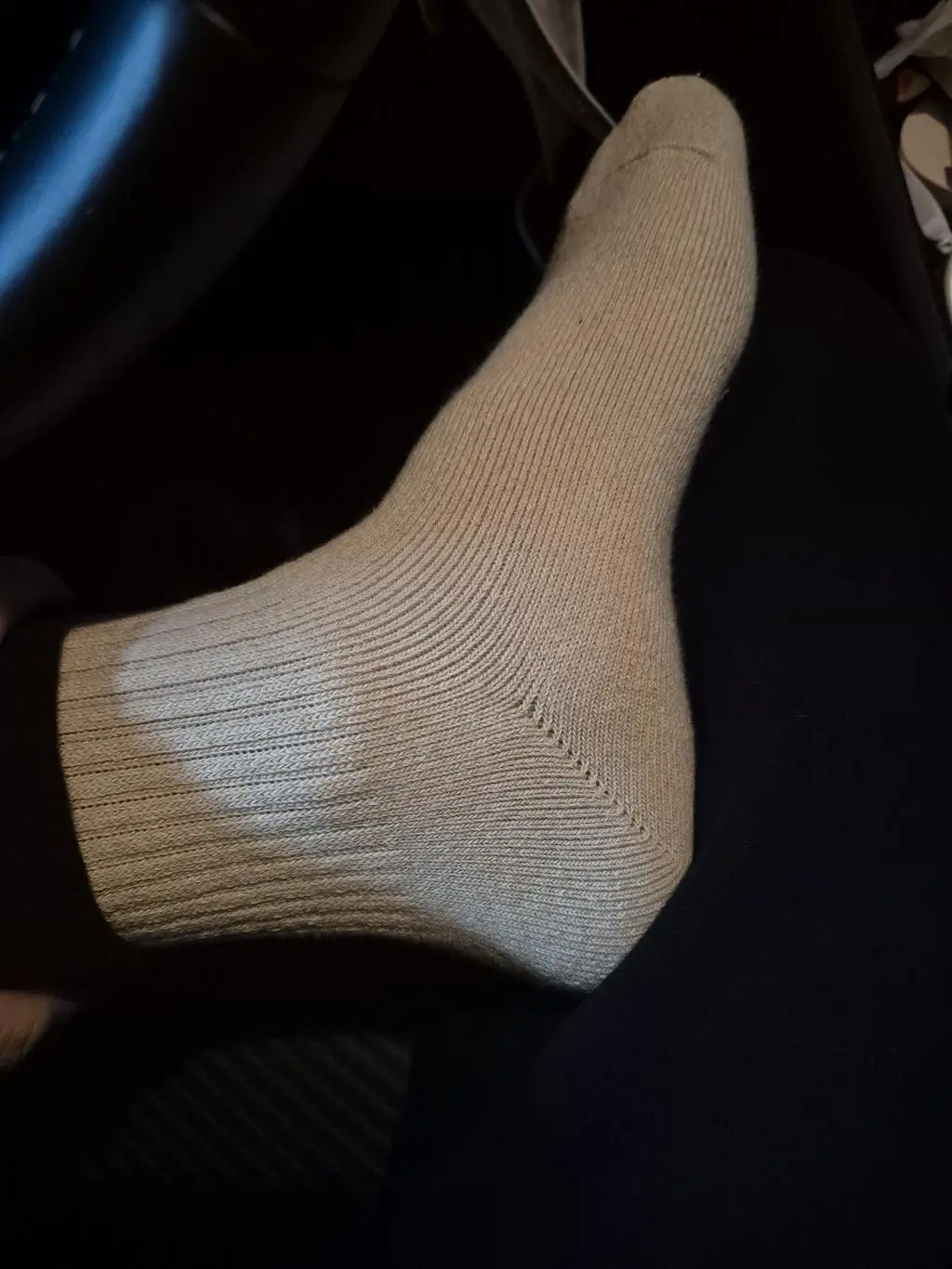 두툼하고 좋아요 발목부분이 좀 답답한 감은 있어요