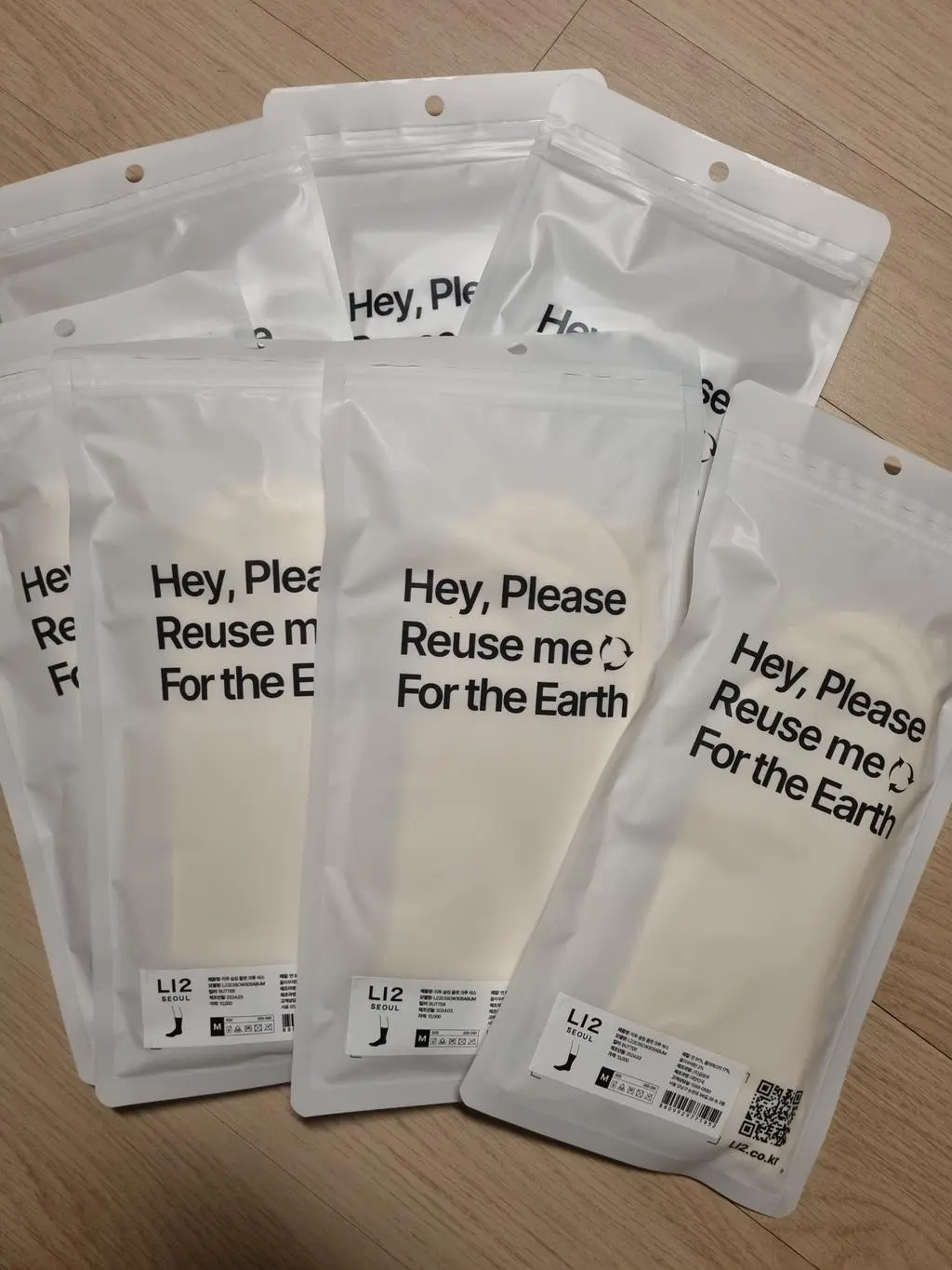 작년에 아들 신겨봤는데 짱짱하게 발을 잡아줘서 좋다고 하길래 이번에 딸것도 구매합니