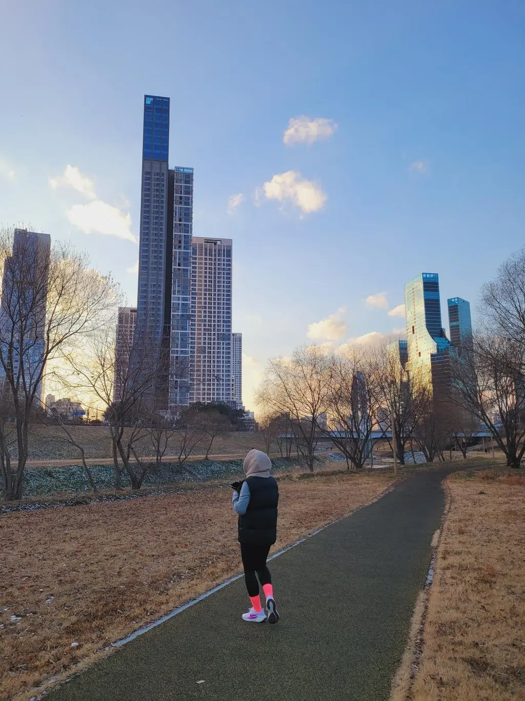 완전좋음 얇은거아닌가 했는데 폭신폭신 쿠션 좋음 
