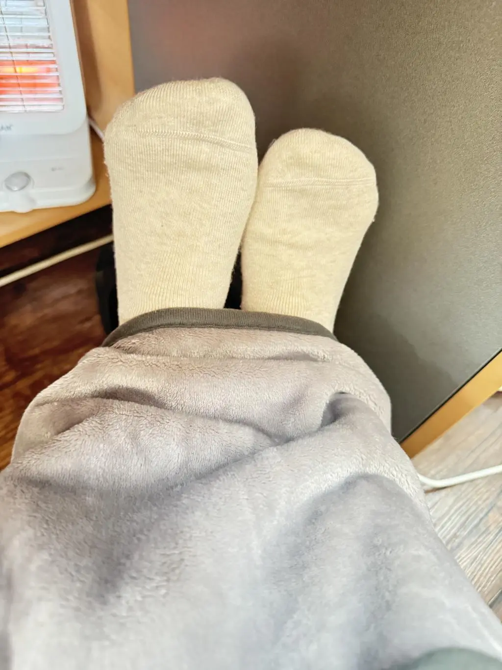 너무 따뜻해서 이 양말만 신고 출근합니다!
