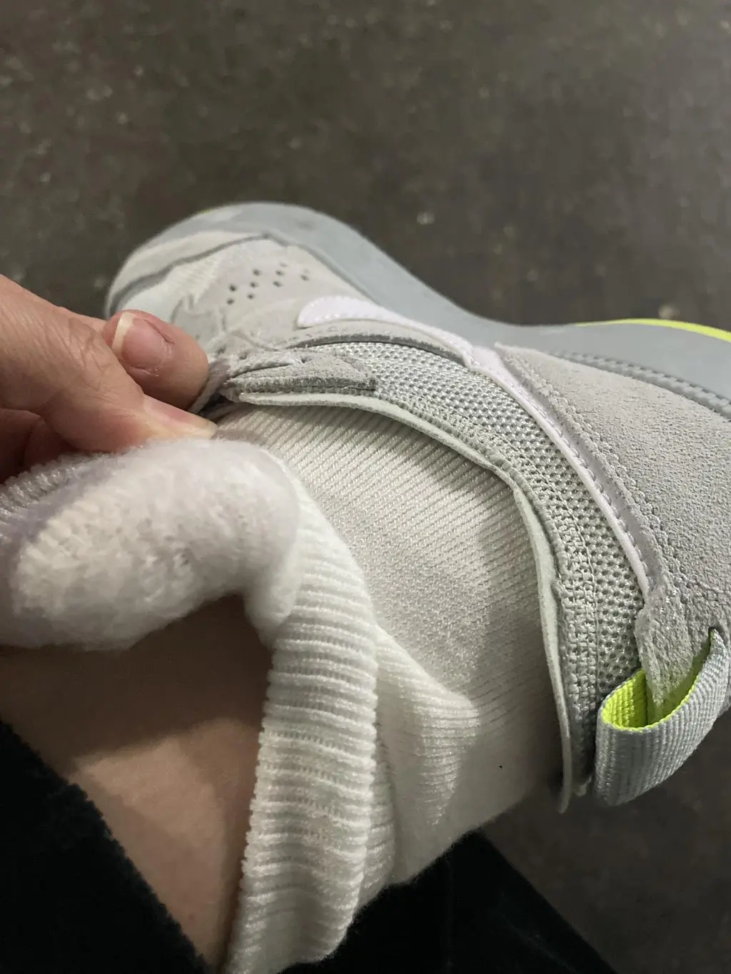 친구들이랑 같이 신어보려고 샀는데 너무 좋아서 조금만 산게 후회될 정도네요 ㅎㅎ 진