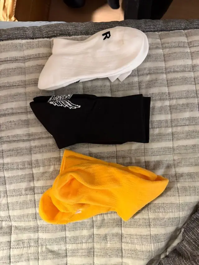 배송 빨라서 좋구요 양말 너무 편해요
