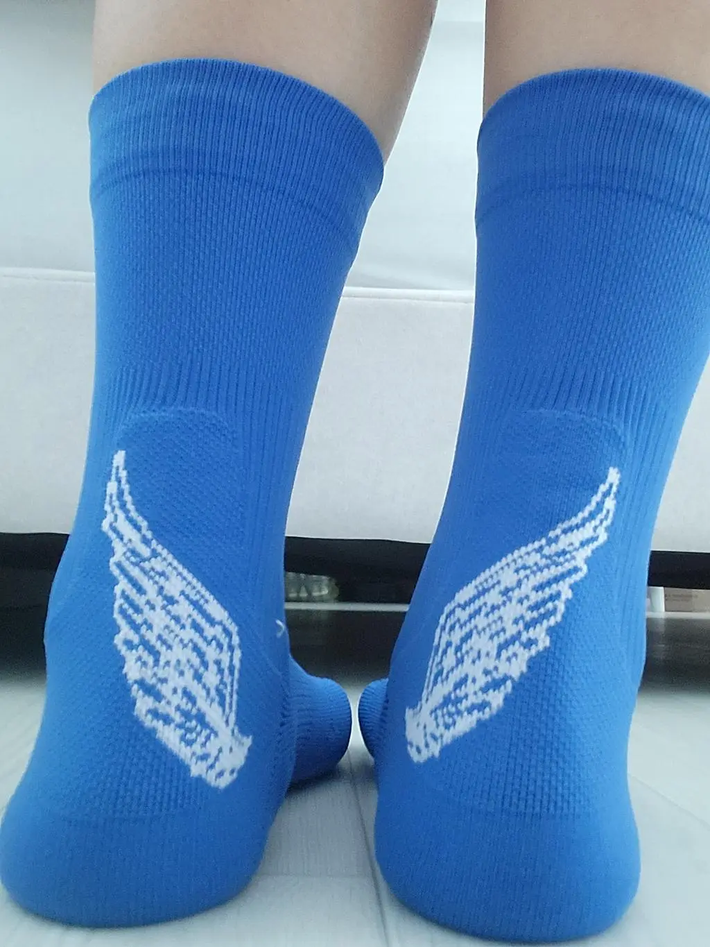 색상도 이쁘고 왼발 오른발 구분도 되있구요
