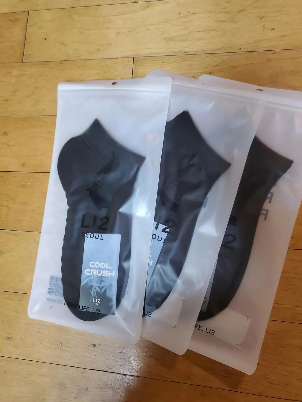 아들 양말로 주문했는데 벗겨지지않고 발바닥이 폭신해서 좋답니다 좋은 양말 샀다고 칭