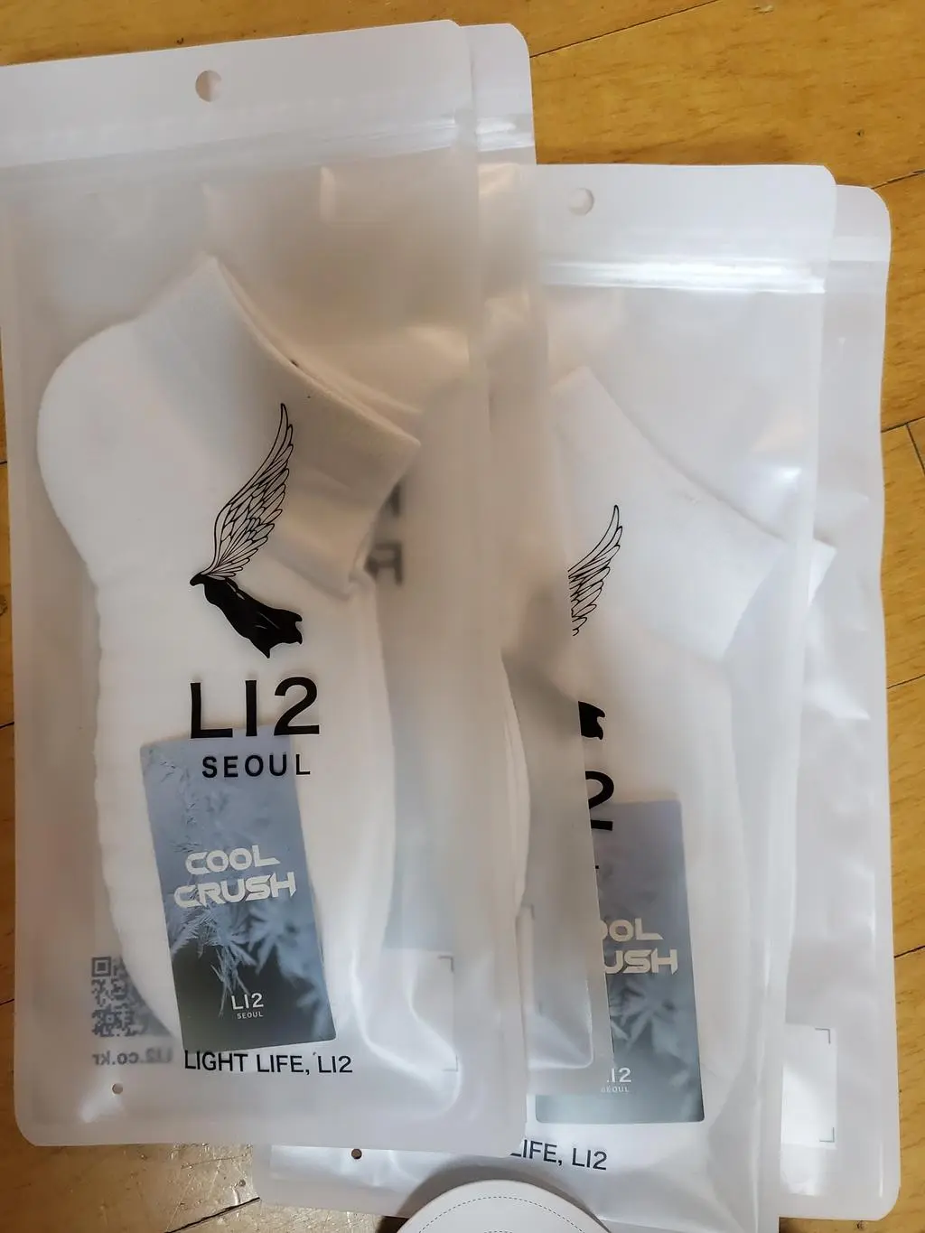 아들 양말로 주문했는데 벗겨지지않고 발바닥이 폭신해서 좋답니다 좋은 양말 샀다고 칭