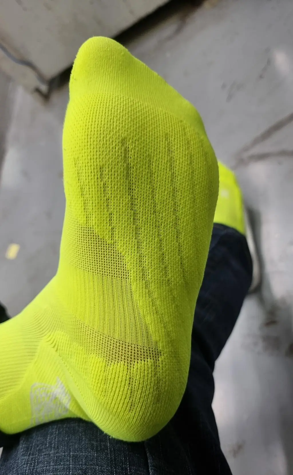 블랙 윙 러닝 크루삭스를 구매를 하고 신어보니 마음에 들어 이번에 재구매를 했습니다