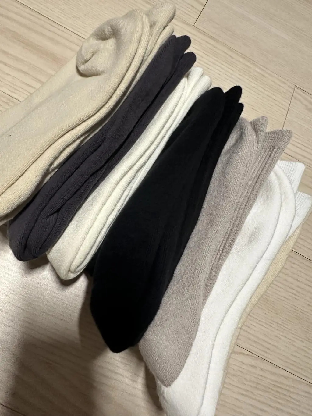 양말 쫀쫀히고 흘러내리지도 않고 인생양밀입이다!!