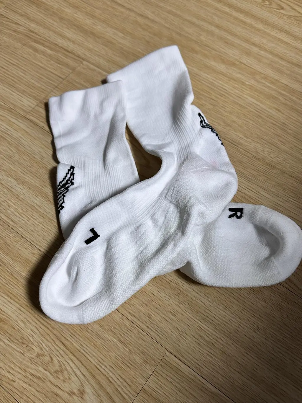 두껍지 않은데 쿠션좋고
