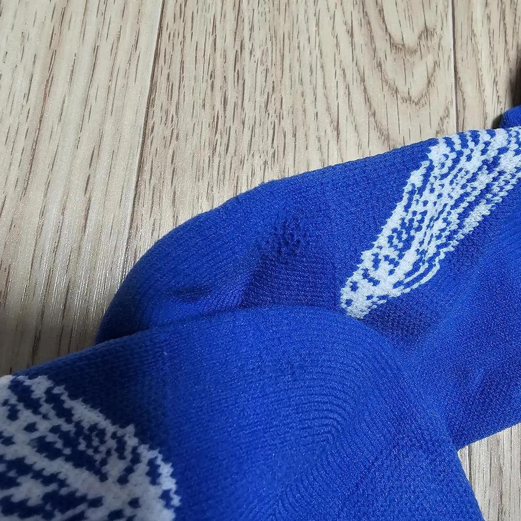 배송 빠르고 색상도 맘에 드는데 하루만에 보풀 생기네요 마찰이 좀 있는 신발 신으면 