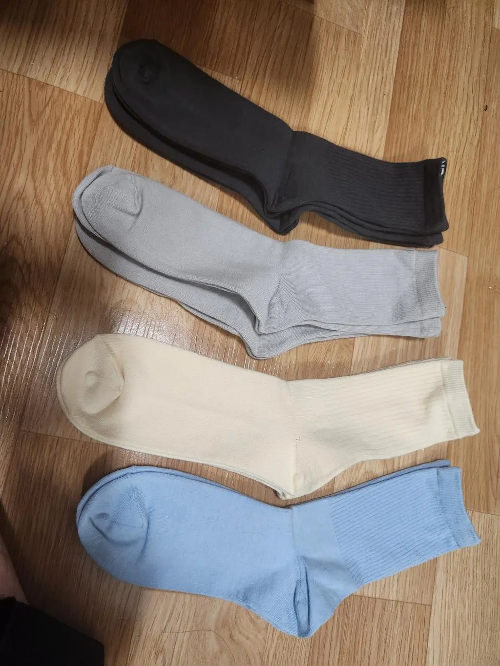 사이즈도 잘 맞고 편하네요. 잘 신겠습니다.