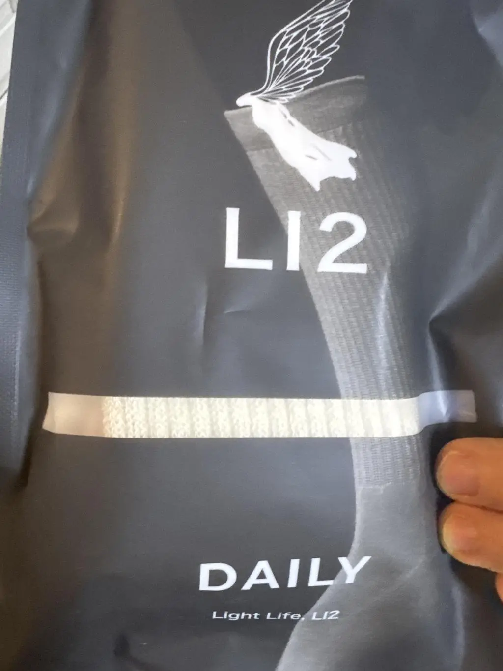 맘에 들어요 짱짱하고 도톰하니 잘 신을게욤