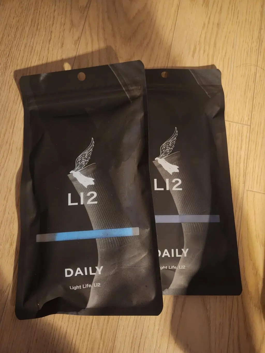 엄마사드렸는데 편하다고 하시네요 운동하실때 마땅한 양말이없었는데 괜찮은것같아요