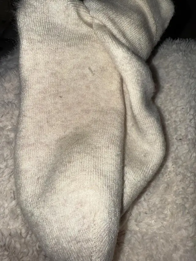 따뜻하고 두꺼우나 세탁 한 번 후 보풀이 핍니다
