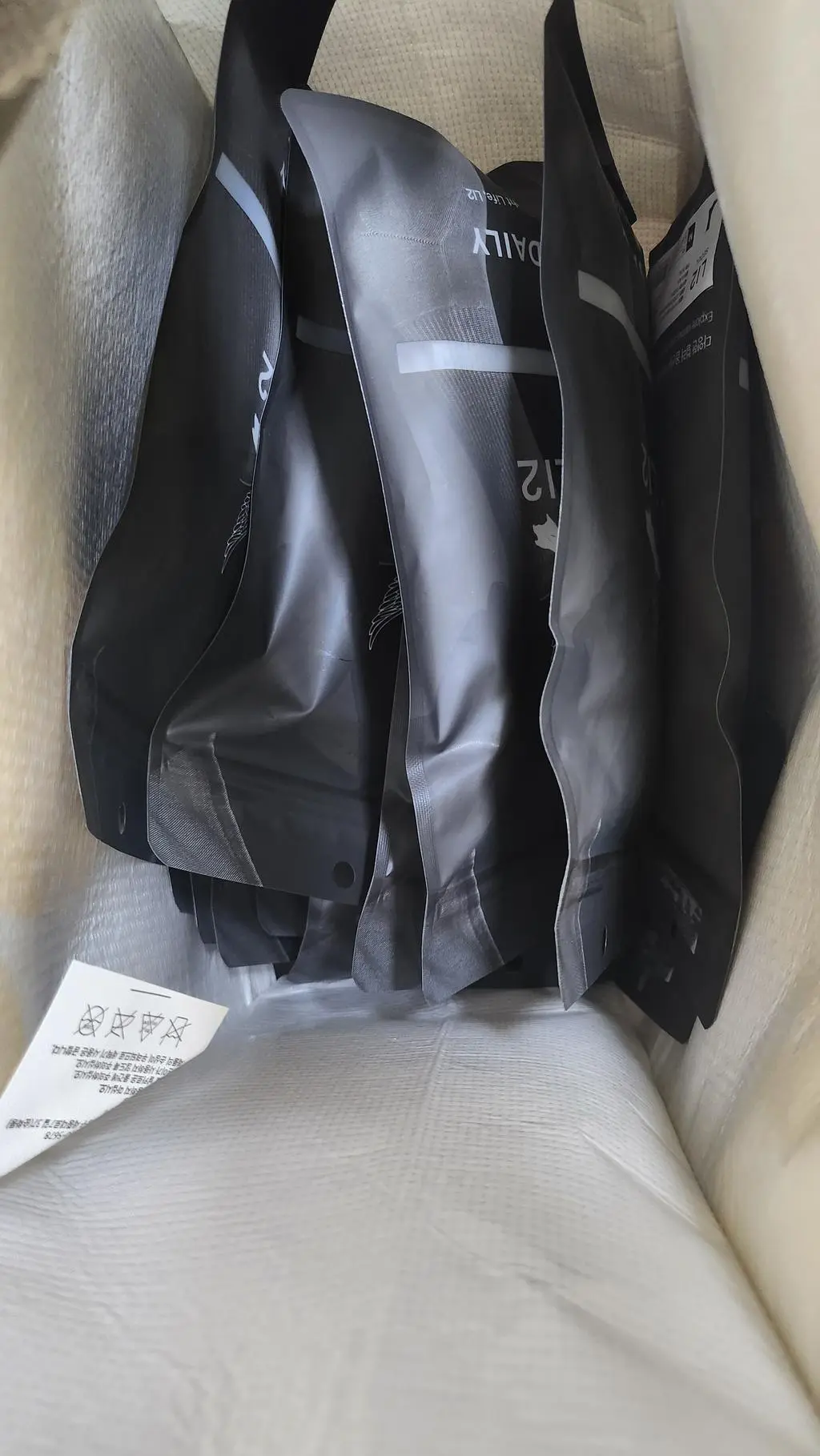 구매하려다 깜빡 잊고 있었는데 두고두고 신으려고 7데이셋 2세트 구매하고 여친도 7데