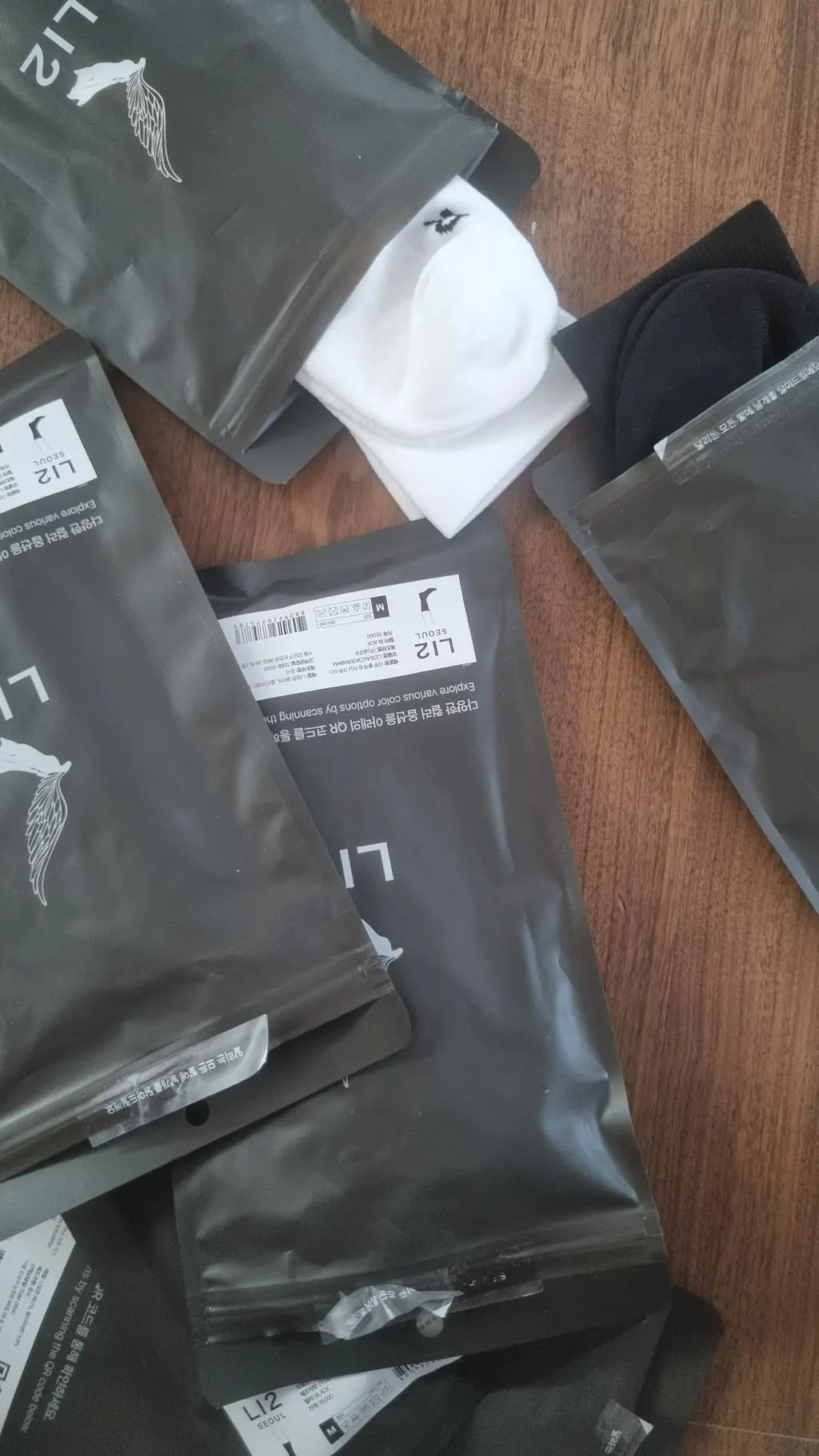 올블랙으로 주문했는데 하나가 화이트색상이왔네요ㅠ
