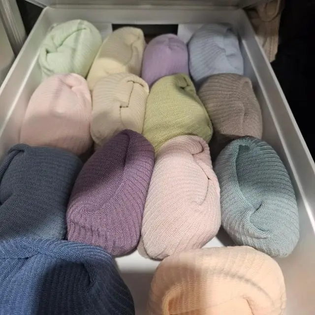 색상이 예뻐요 깔별로 산거같아요 ㅎㅎ
