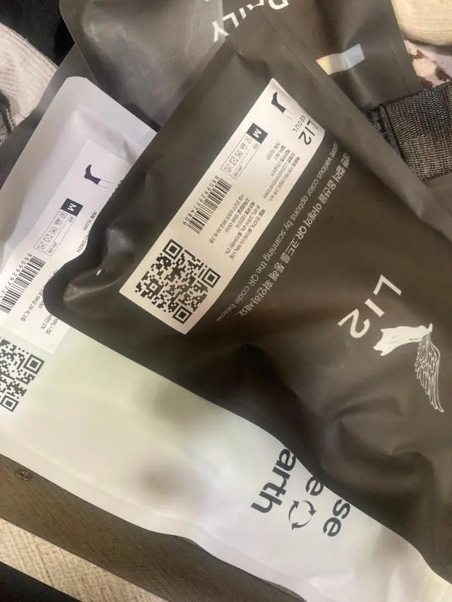 발바닥이 폭닥하고 편합니다 쫀쫀 쫜득한 양말 강추합니다 색감도 너무 좋네요
