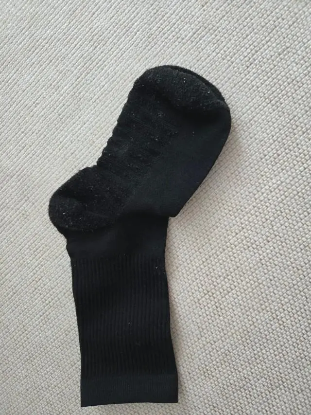 아주 만족합니다 일단 땀이 확줄었고 땀이 줄다보니, 발냄새가 안나요 이제 다른양말 못