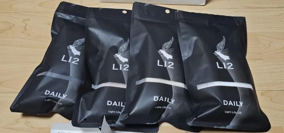 선물했는데 포장과 양말이 도톰해서 좋아하네요^^