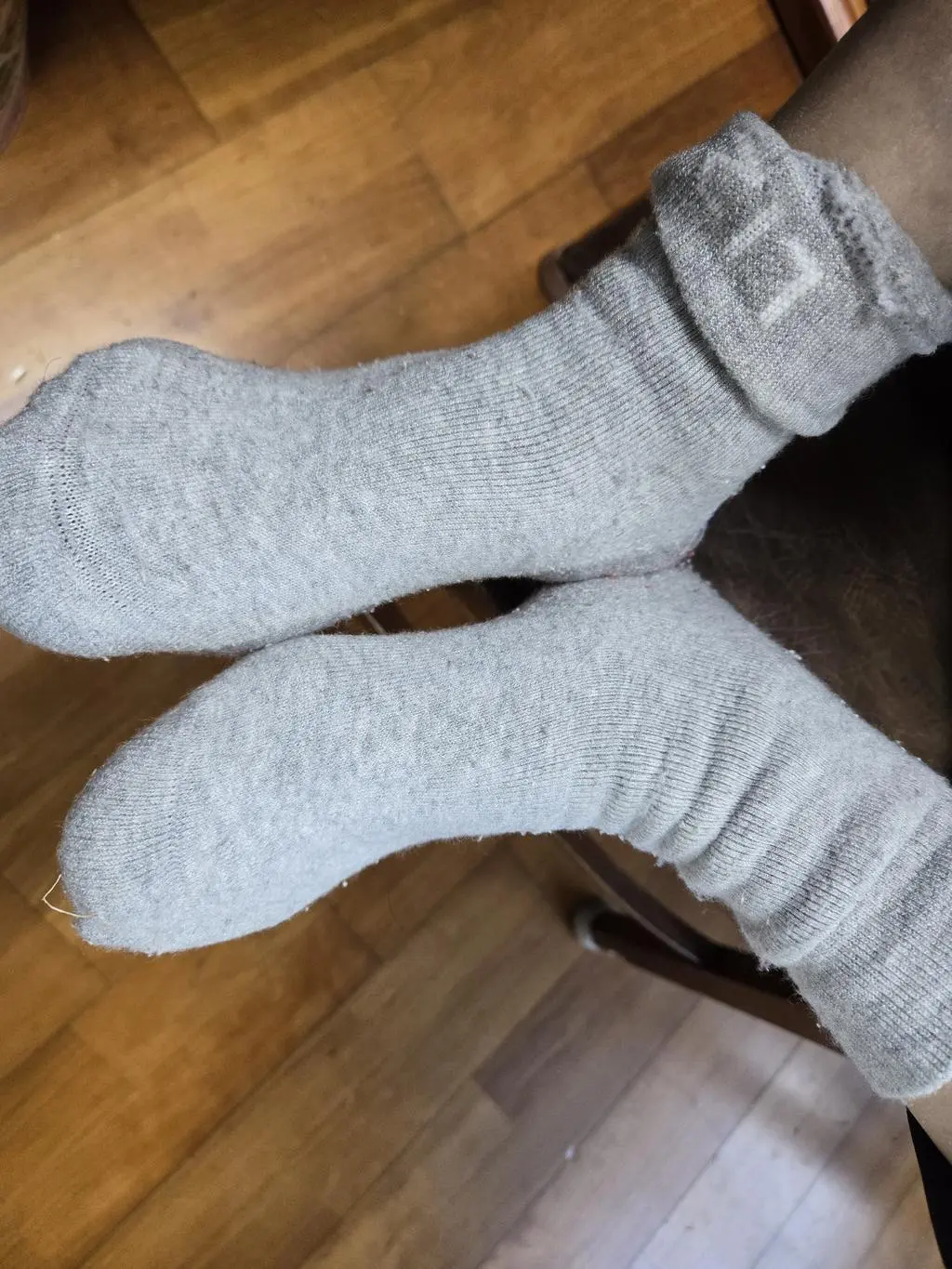 제가 신고 너무 편해서
