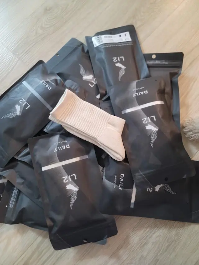 인생양말입니다! 폭닥하고 편한데 답답하지 않아요. 발바닥 두툼한 스포츠양말은 뭔가 