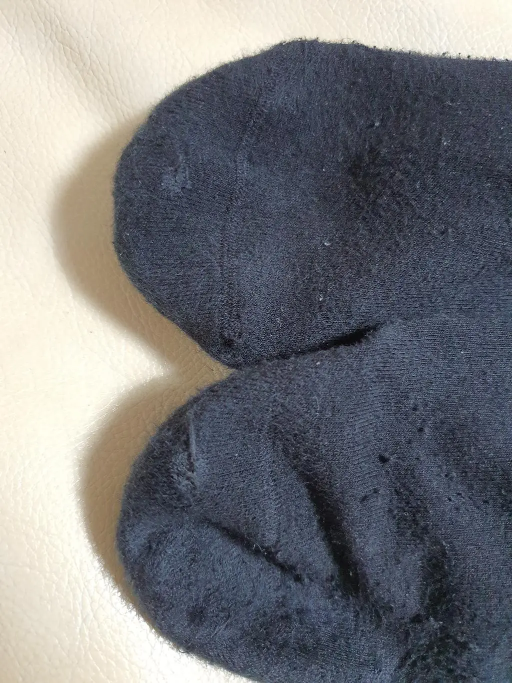 족저근막에 좋다고 광고를 보고 비싸게 샀는데 별 효과를 못받았습니다. 하루신으니 보