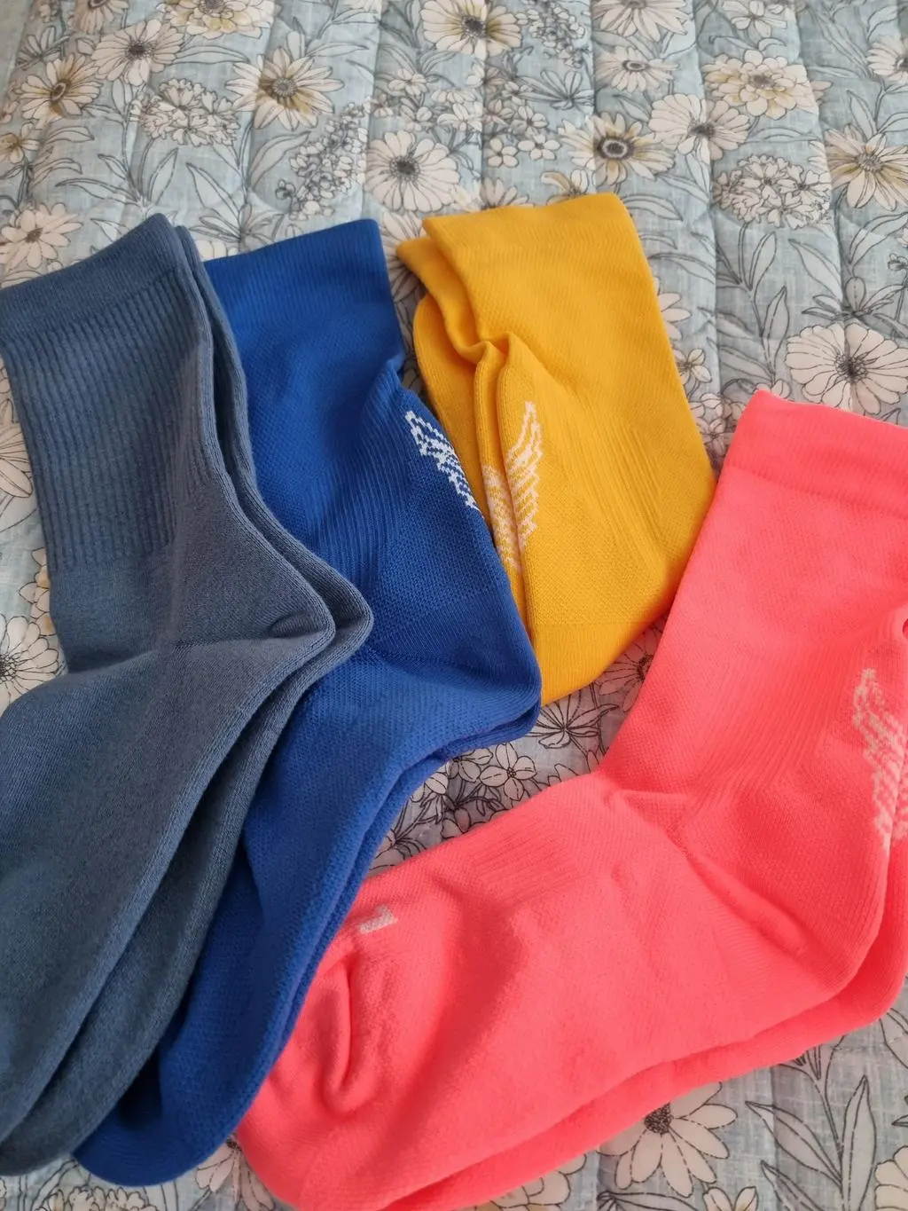 색상에 살짝 변화를 주니까 유니크해집니다.
