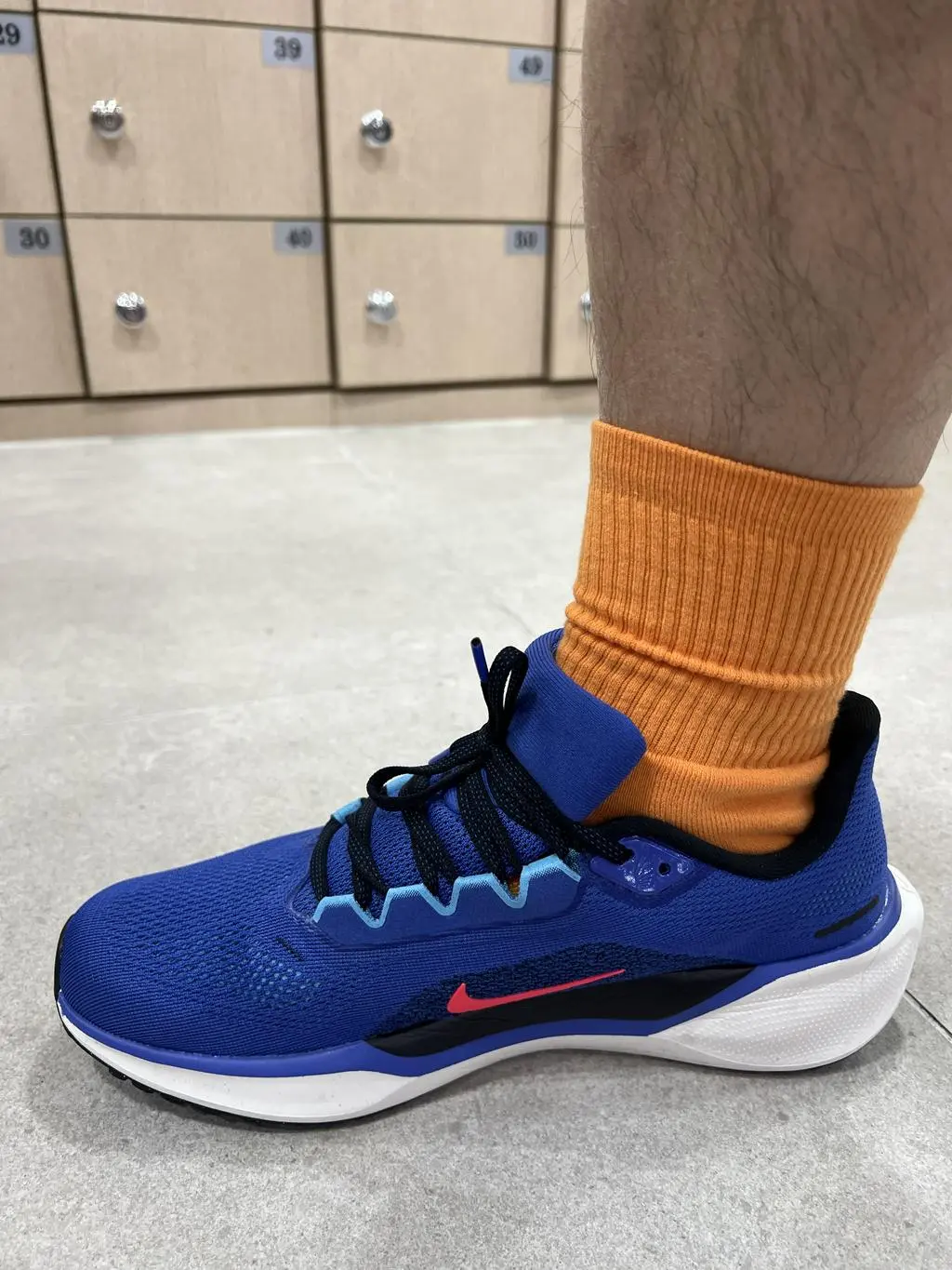 런닝시 발이 뜨겁지 않고 땀이나도 흡수가 엄청 빠르네요
