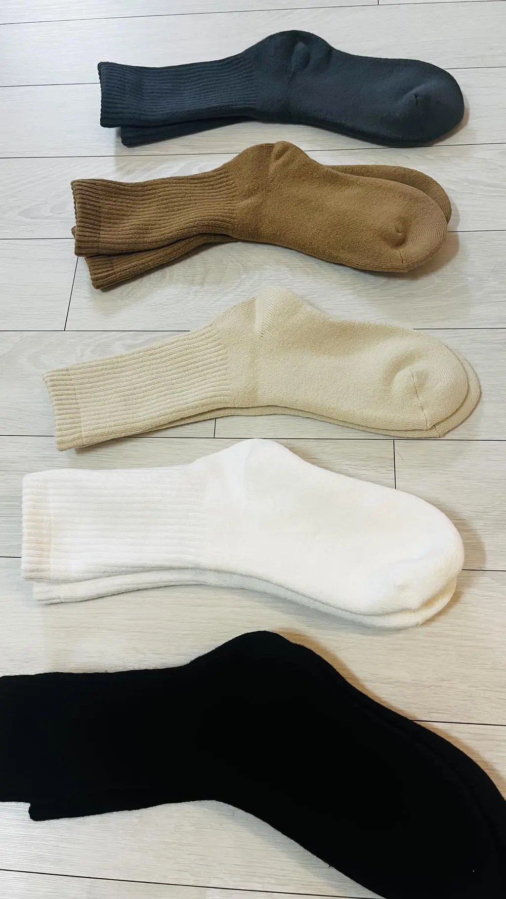 초딩 여아 신기려고 깔별로 하나씩 사봤습니다 ^^
