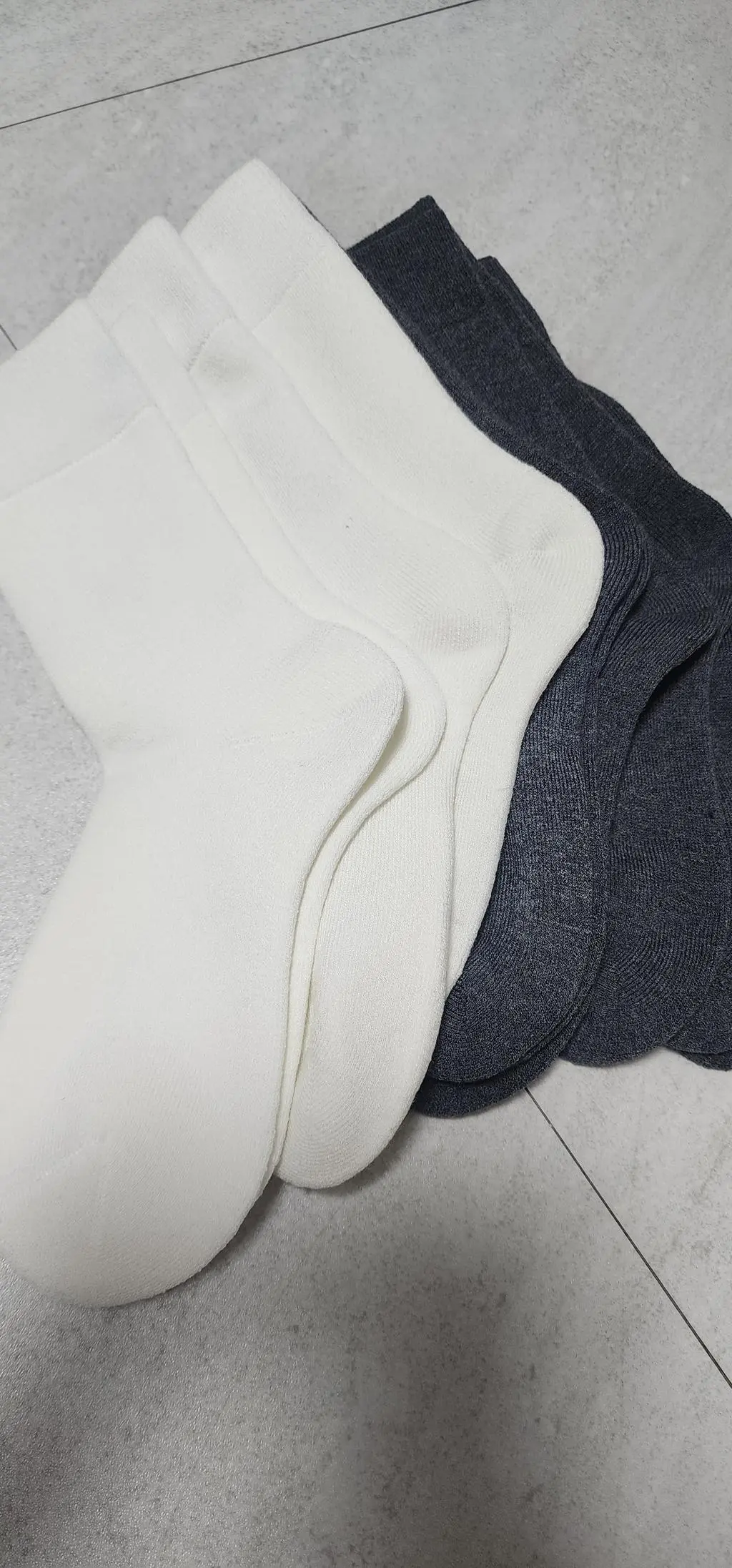 너무 따뜻하고 폭신폭신합니다  올겨울 따뜻하게 잘 보낼수있겠어요  사이즈 한치수 크