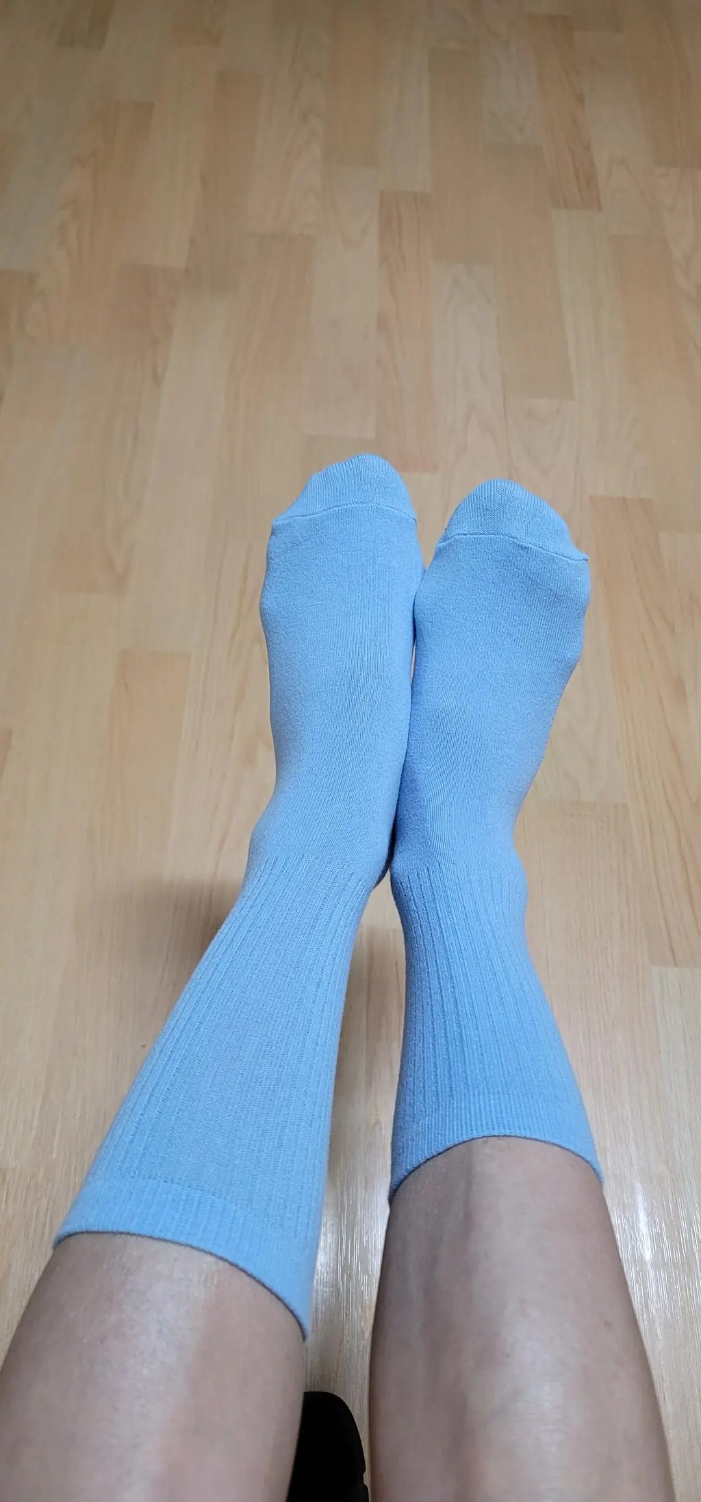 운동할때 발을 잘 잡아주는 양말 빨아도 다시 쫀쫀하게 돌아가네요.