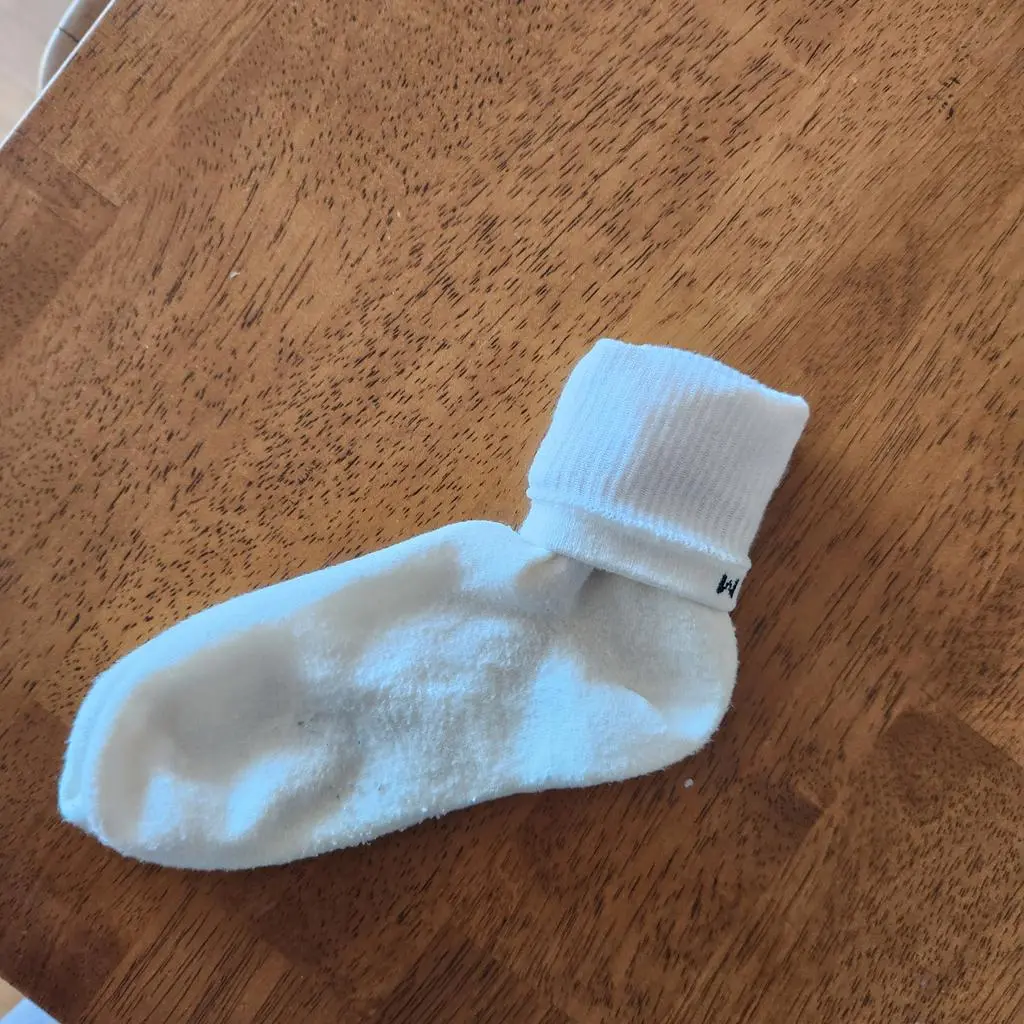 요즘 양말 신는 낙이 좀 중요해졌어요~
