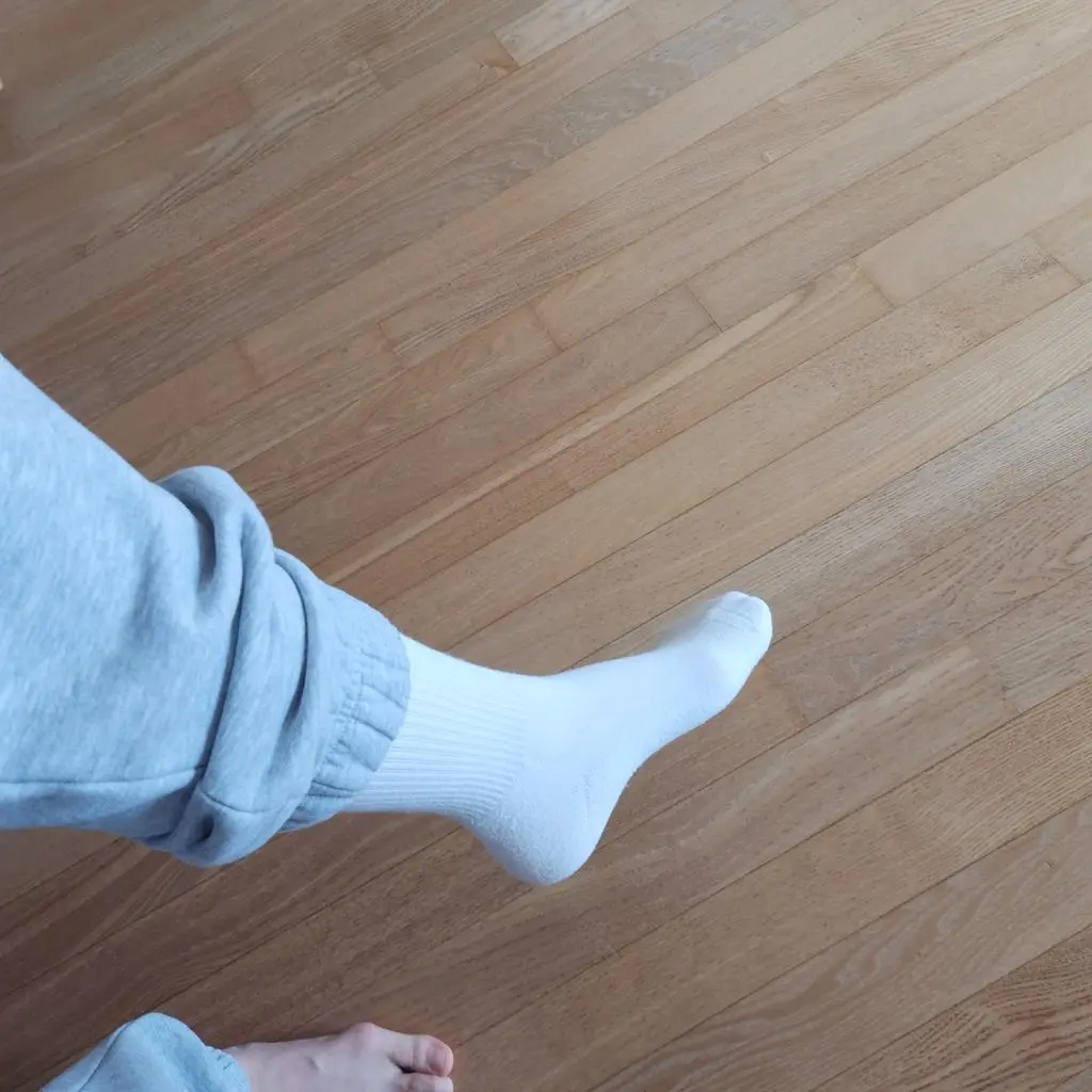 요즘 양말 신는 낙이 좀 중요해졌어요~
