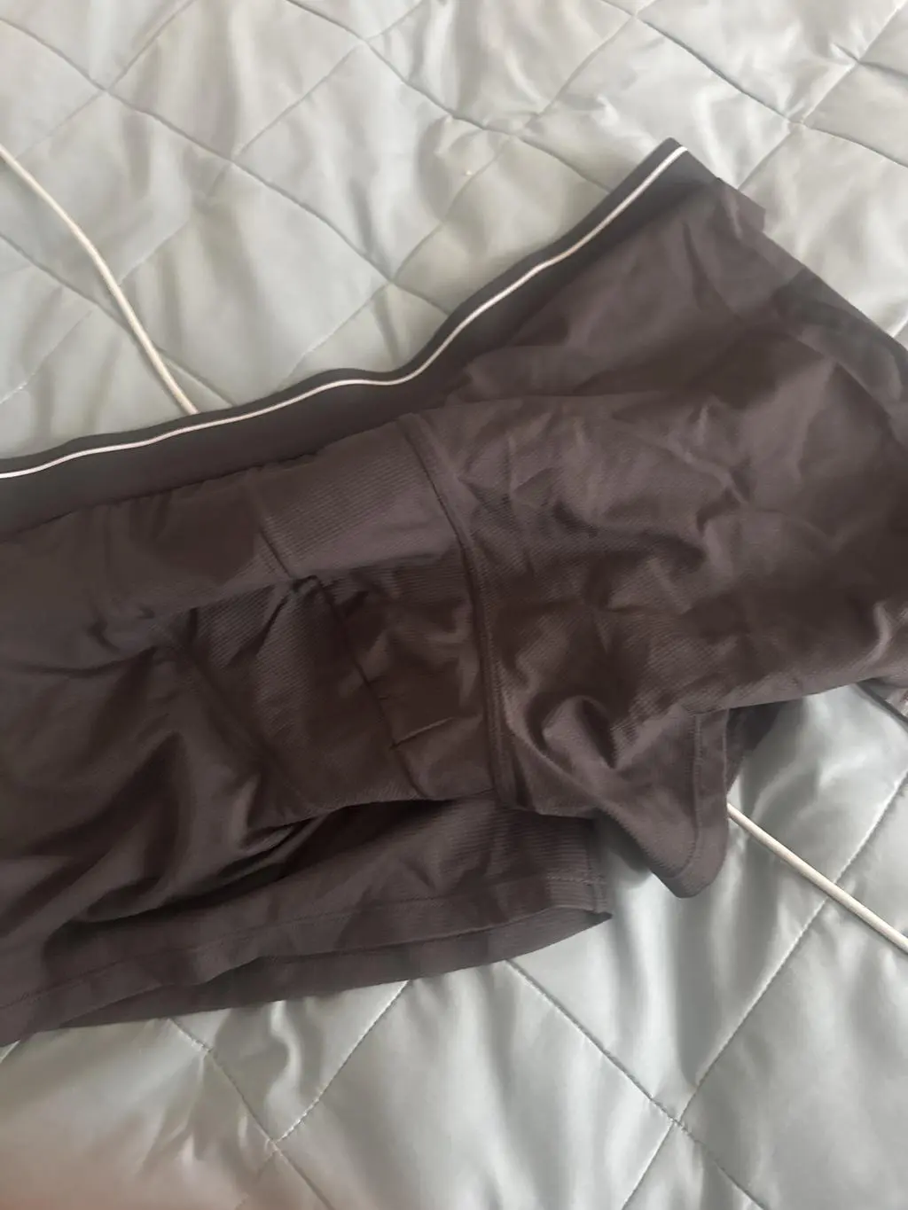 2xl은 좀 크네요. 롱이라서 많이 길었음 좋겠었는데 제 기준 좀 더 길었음 좋겠더라고요