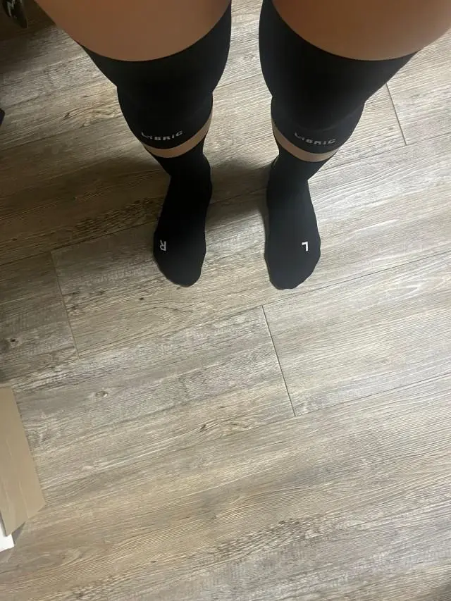 달릴때 편안한 느낌이 들어요. 원래 오른쪽 다리가 안좋아서 뛸때 오른쪽 발목이 부담이