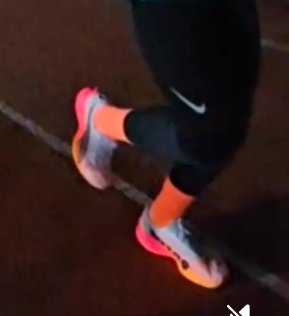 신발이랑 깔맞춤하려고 구매했는데, 너무 만족스럽네요.
