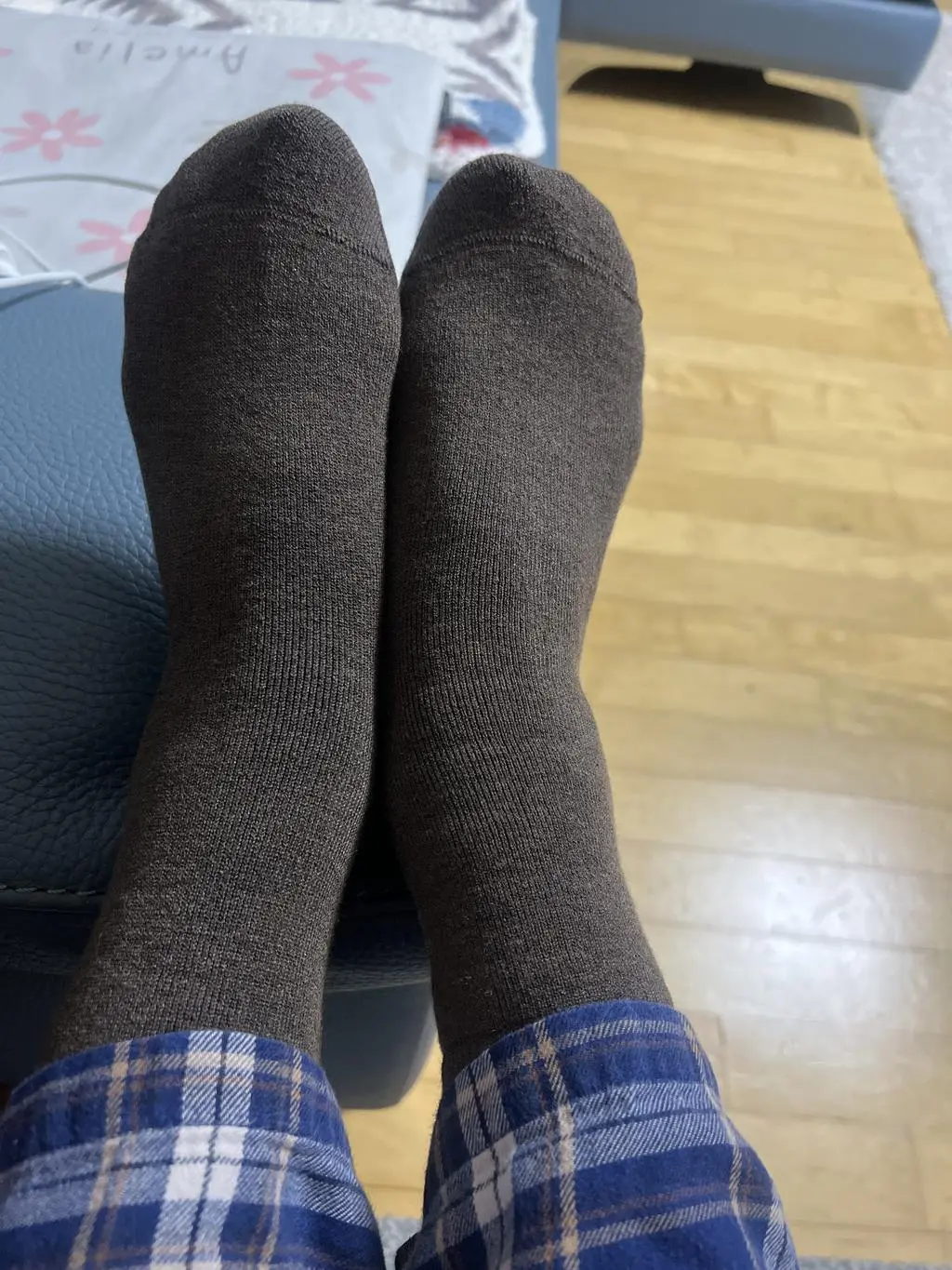 캐미미어가 들어가서 부드럽고 따뜻하고 폭신해요 
