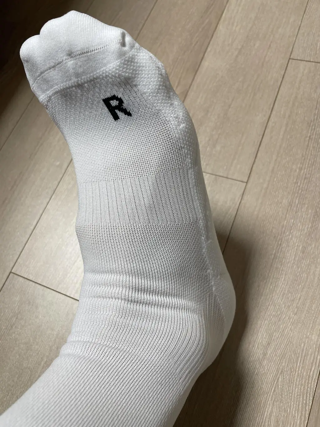 5키로 5.2 페이스로 한번 사용했는데 확실히 발목 부분이 안정적인 느낌을 많이 받았습