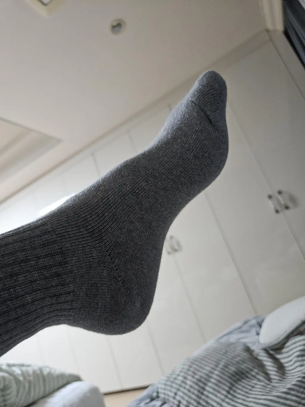 발에 착붙고 따뜻해요. 이렇게 편할줄은. 남편것도 주문하려구요