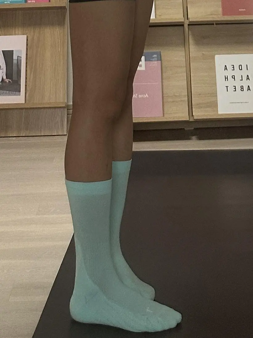 양말색 너무 이뻐요! 눈에 확튀고 짱짱