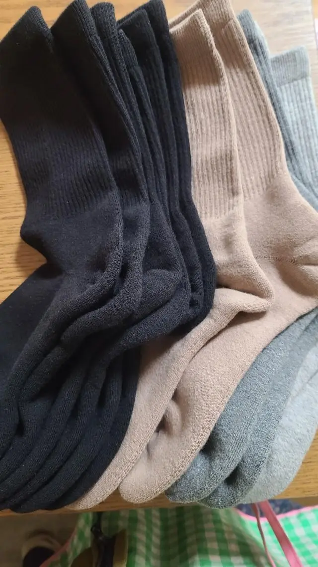 족저근막염으로 발이자주피곤한데 이거진짜대박이에요^^도톰한데 답답하지않고 부드럽고