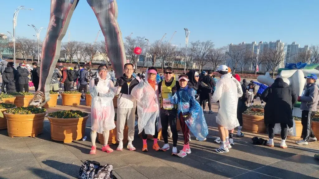 완전 쨍한색 이쁘요~~
