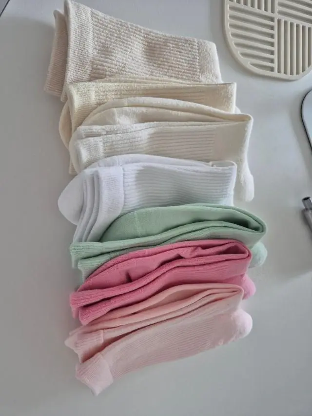 양말 좋아요 이쁘고 근데 여름엔 많이 더울것 같아욤
