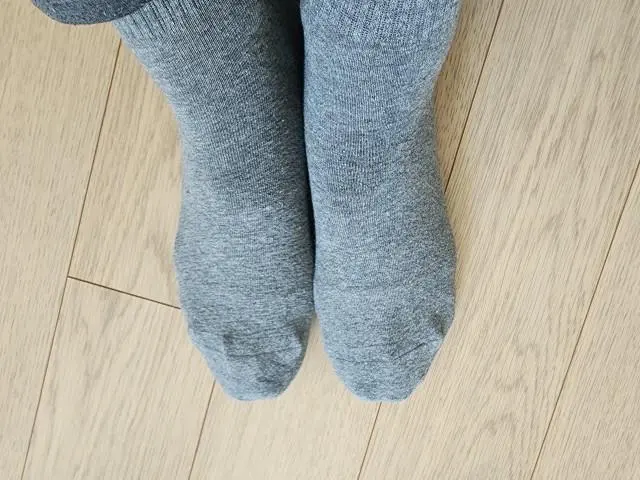 도톰하고 촉감도 좋고 발에 피로도가 낮아지는듯 해요
